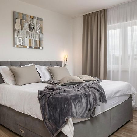 Villa Lumi Murvica  Экстерьер фото