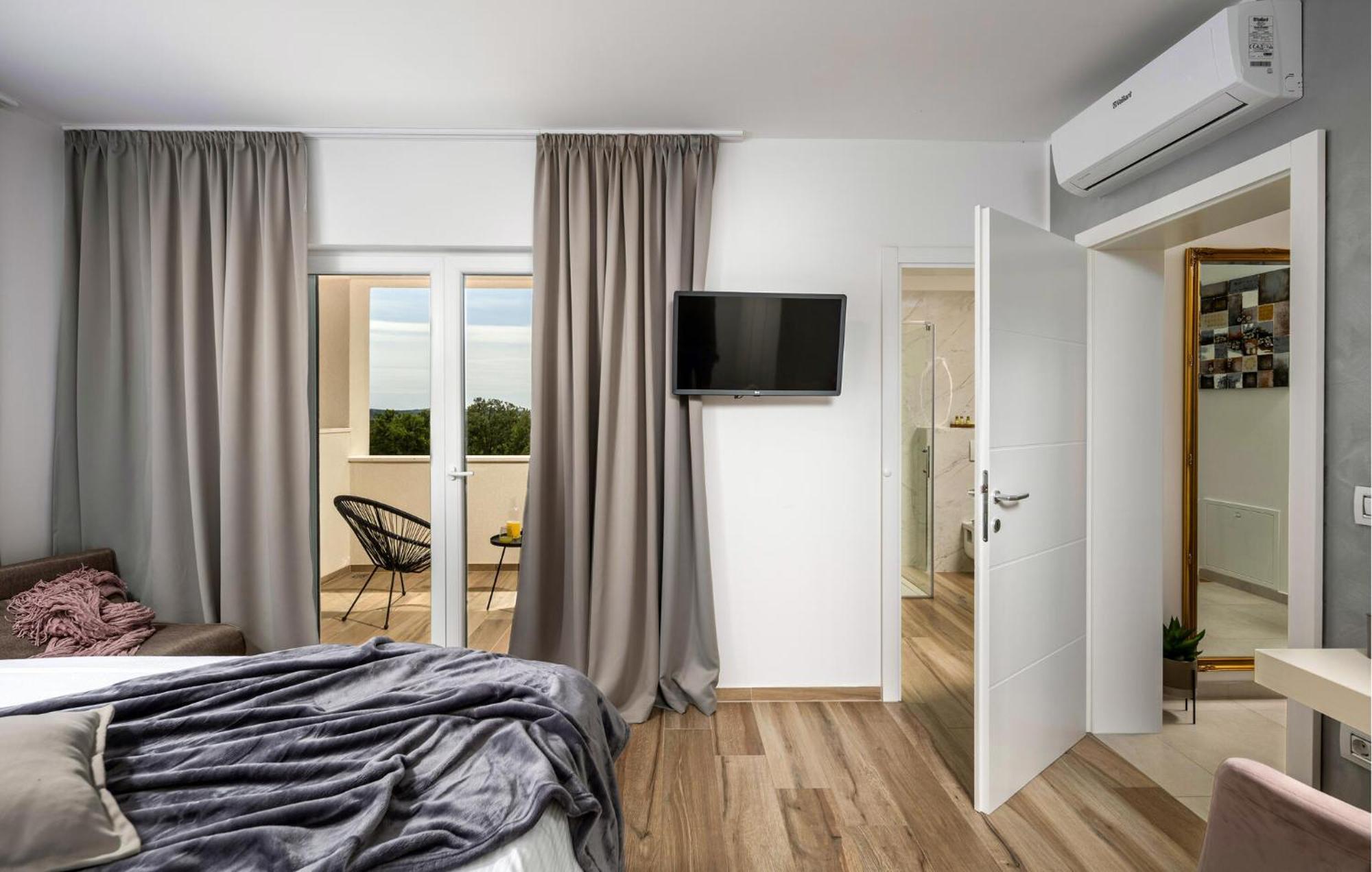 Villa Lumi Murvica  Экстерьер фото